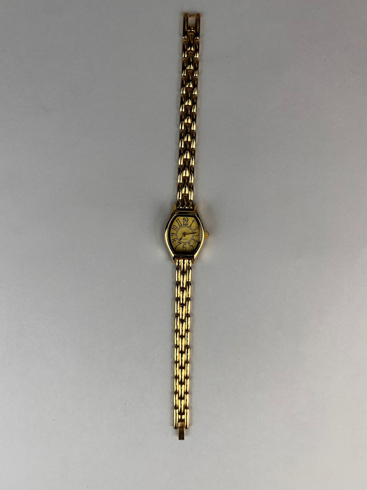 Livia Vintage Kol Saati (Gold)